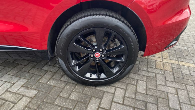 Jaguar F-Pace 2.0 D200 R-Dynamic Black 5dr Auto AWD Diesel Estate